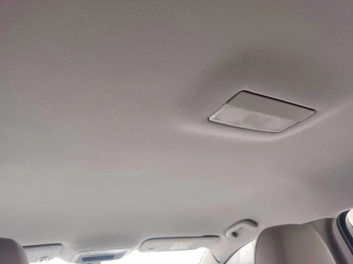Car image 25