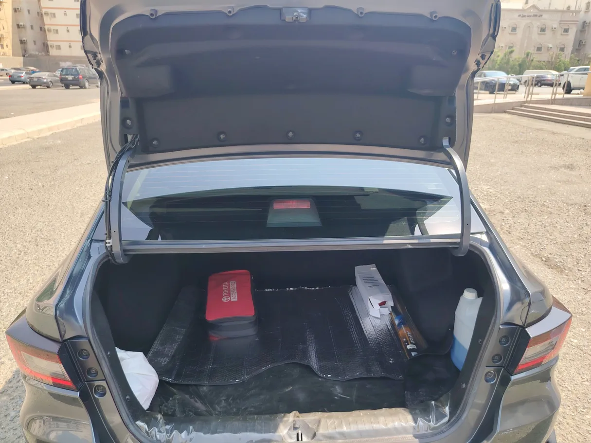 Car image 22