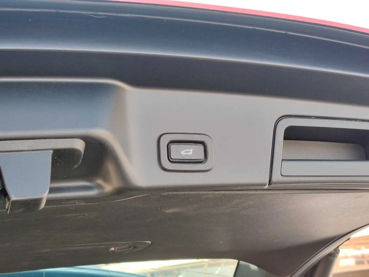 Car image 35