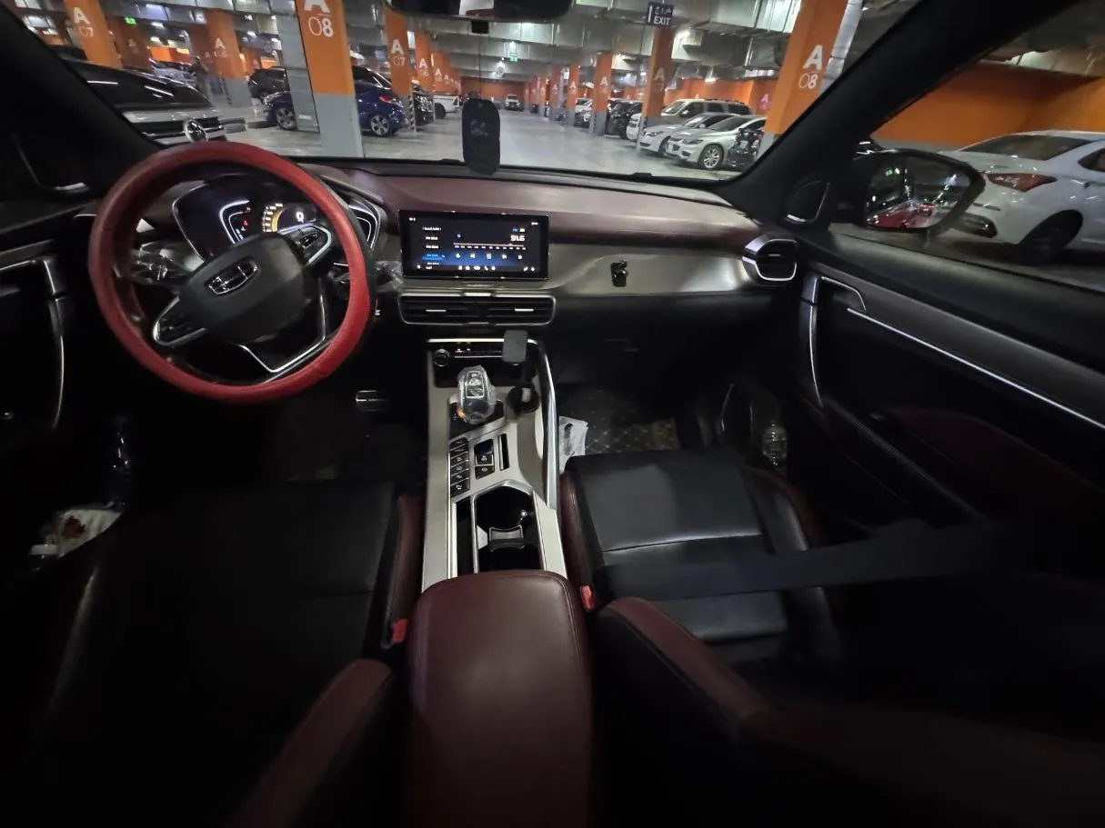 Car image 15
