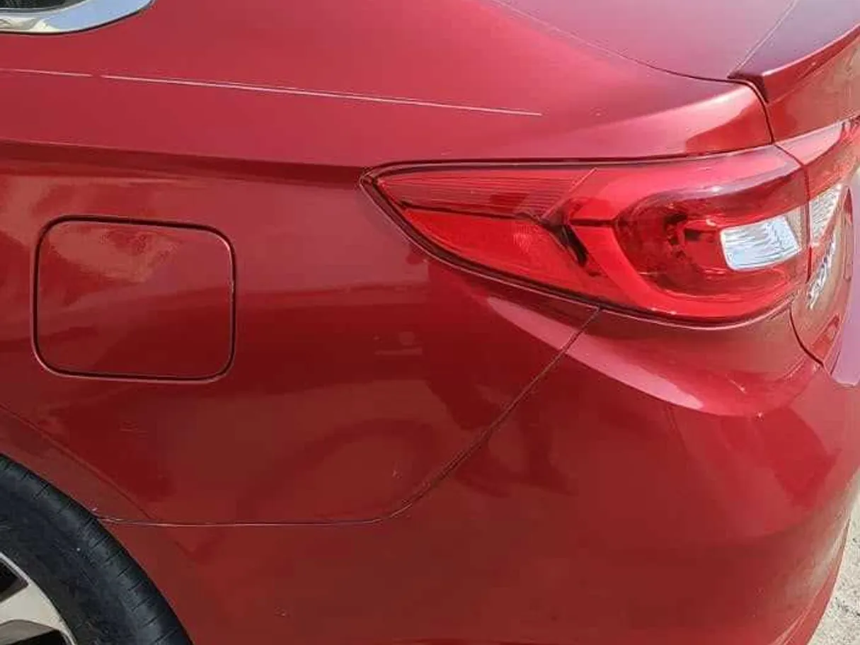 Car image 10