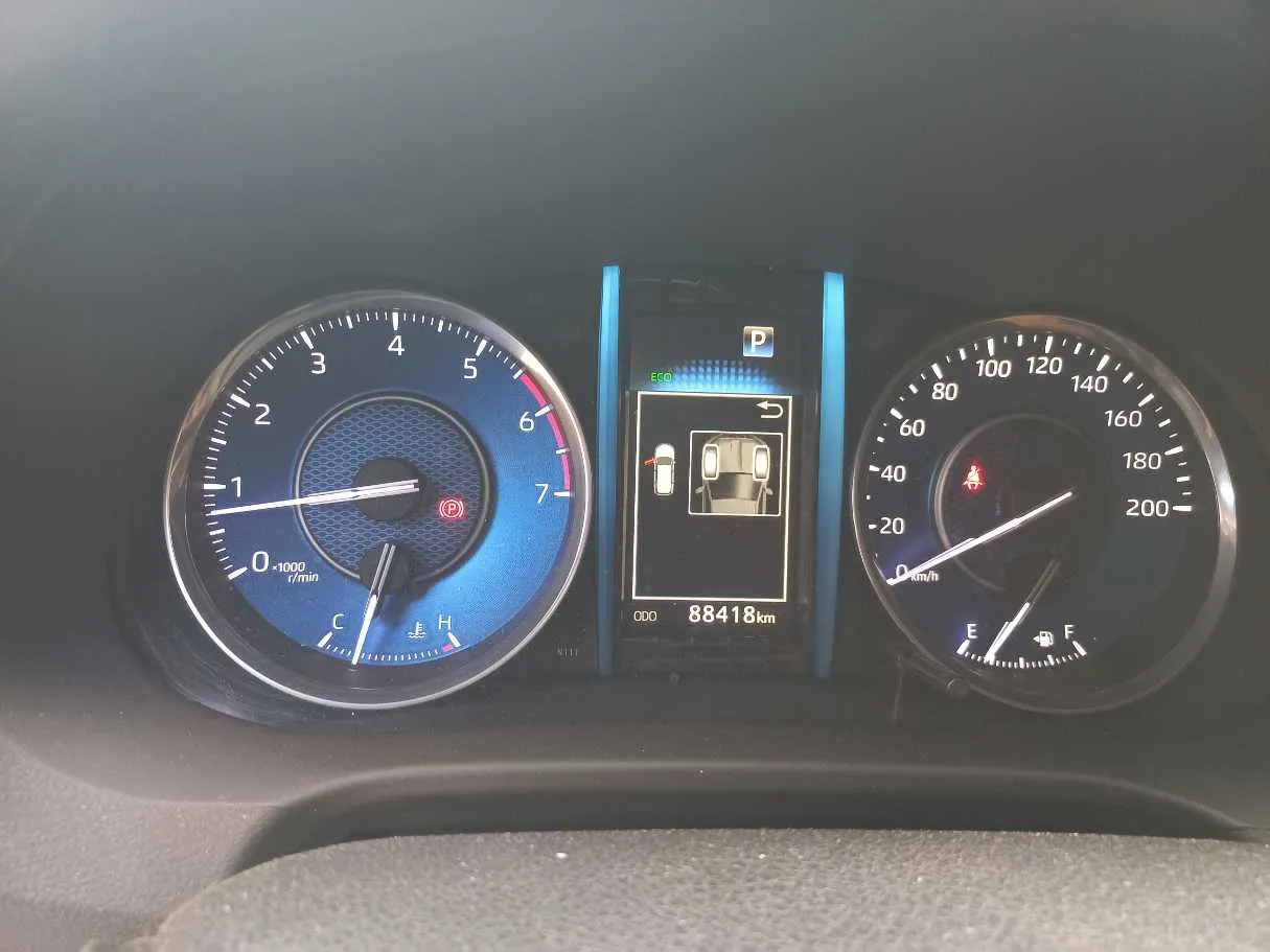 Car image 18