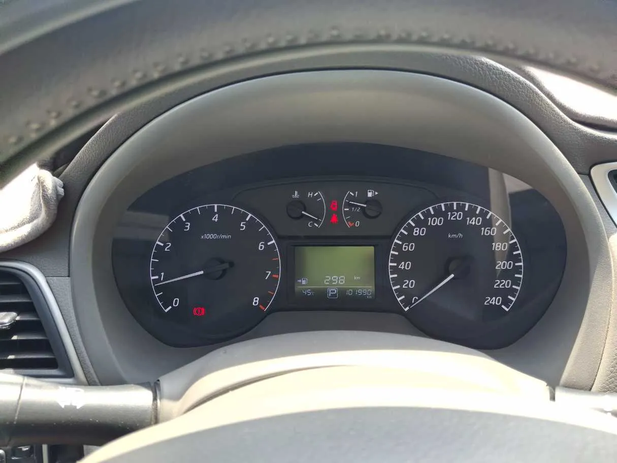 Car image 18