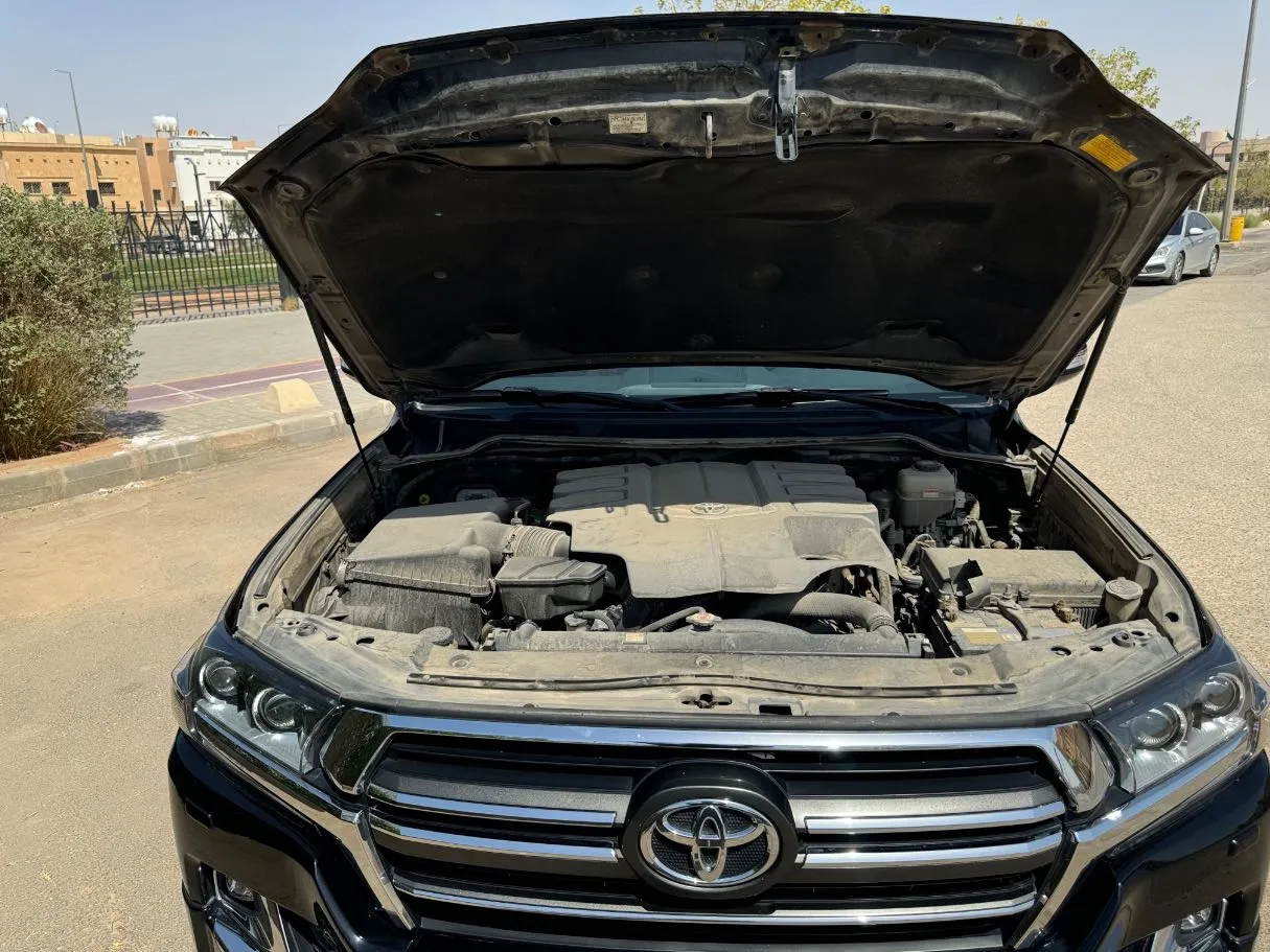 Car image 30