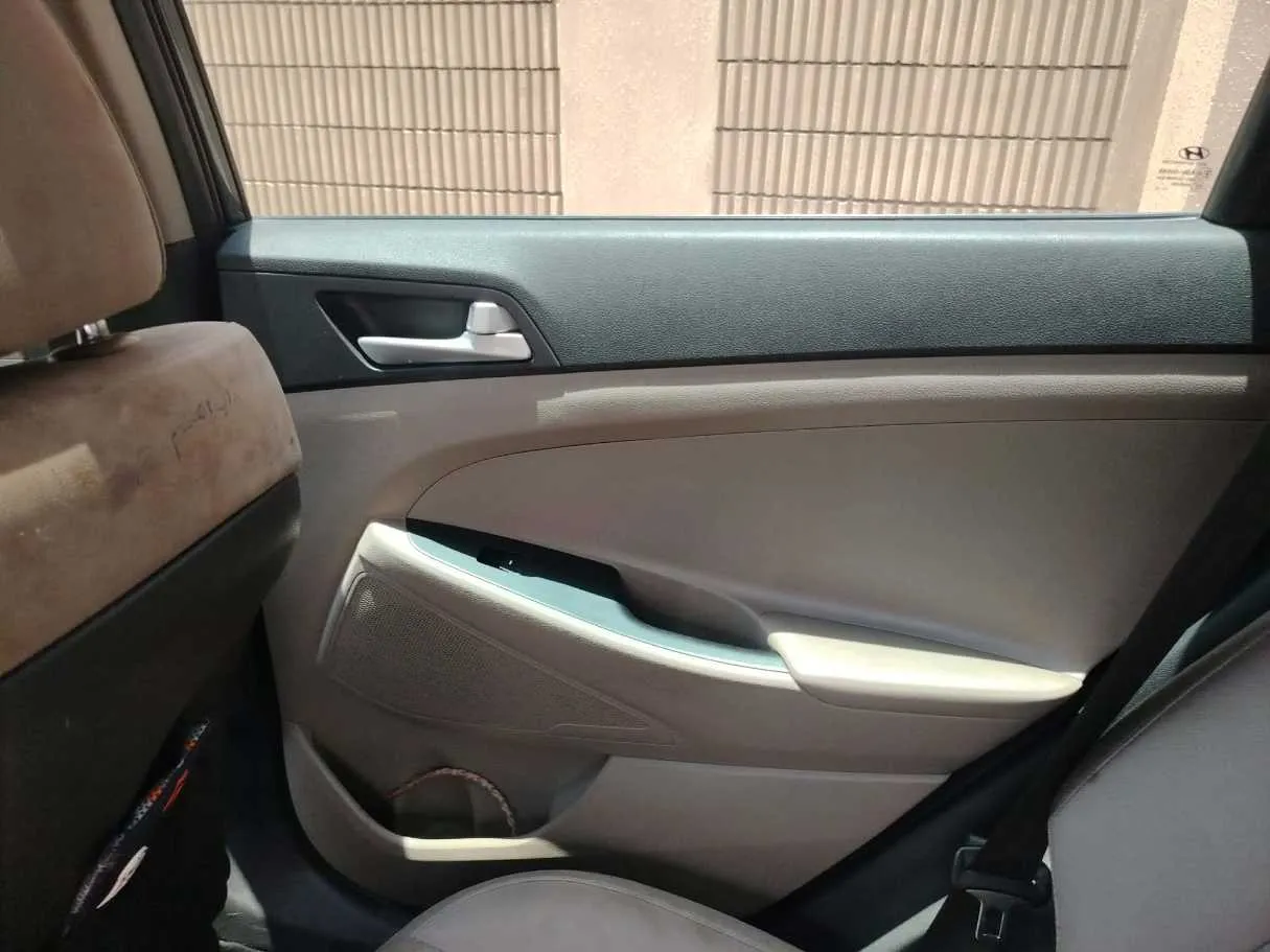 Car image 39