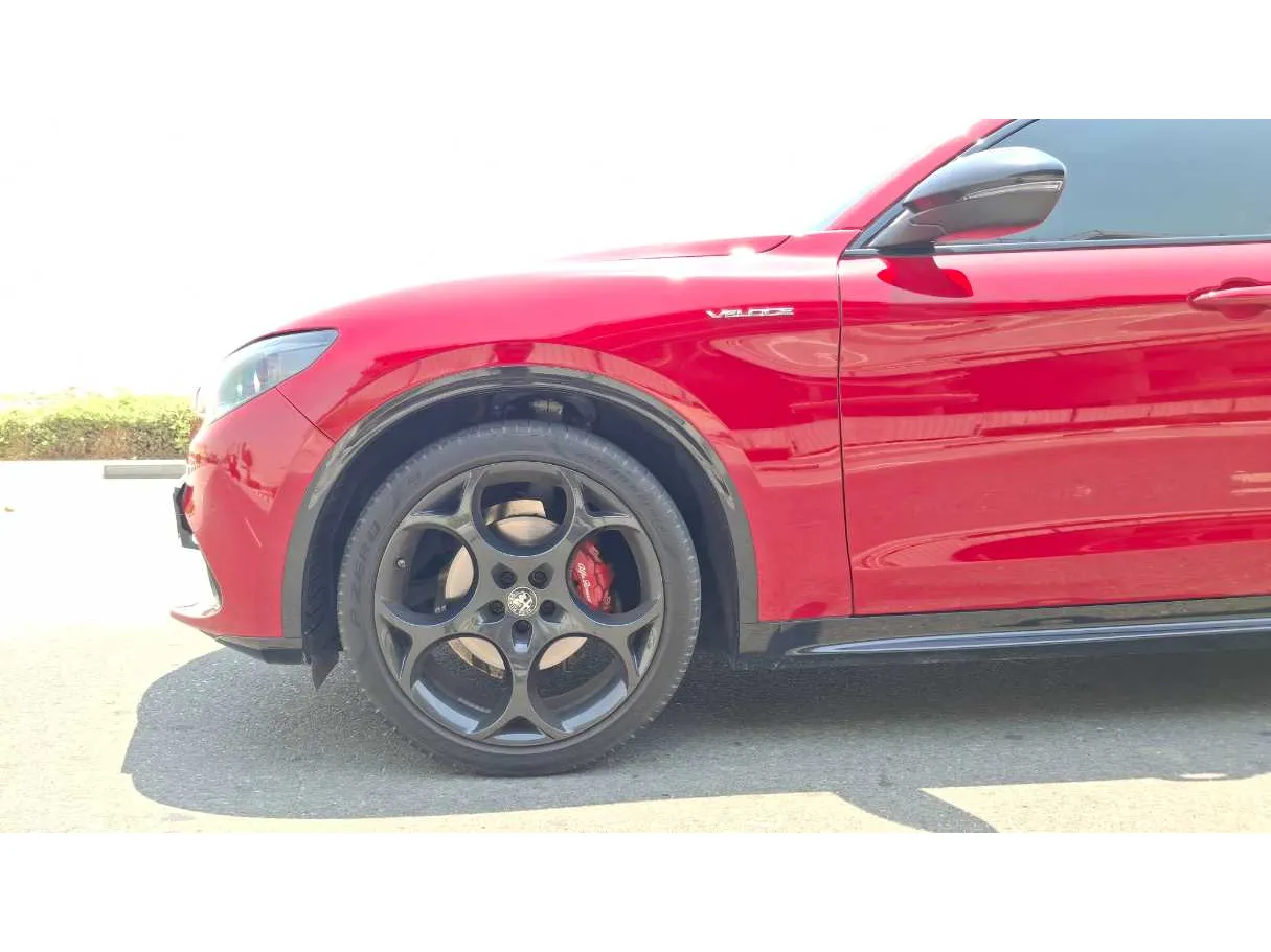 Car image 9