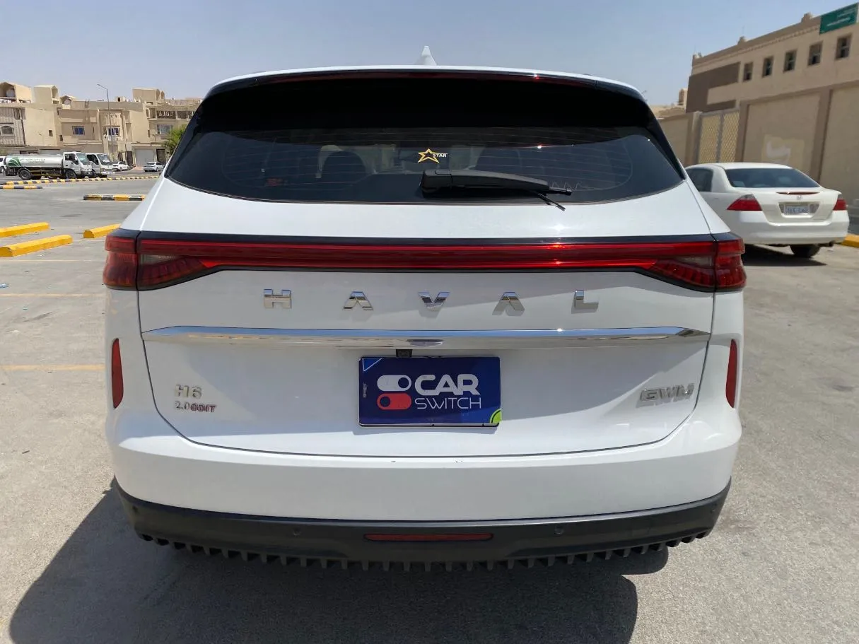Car image 6