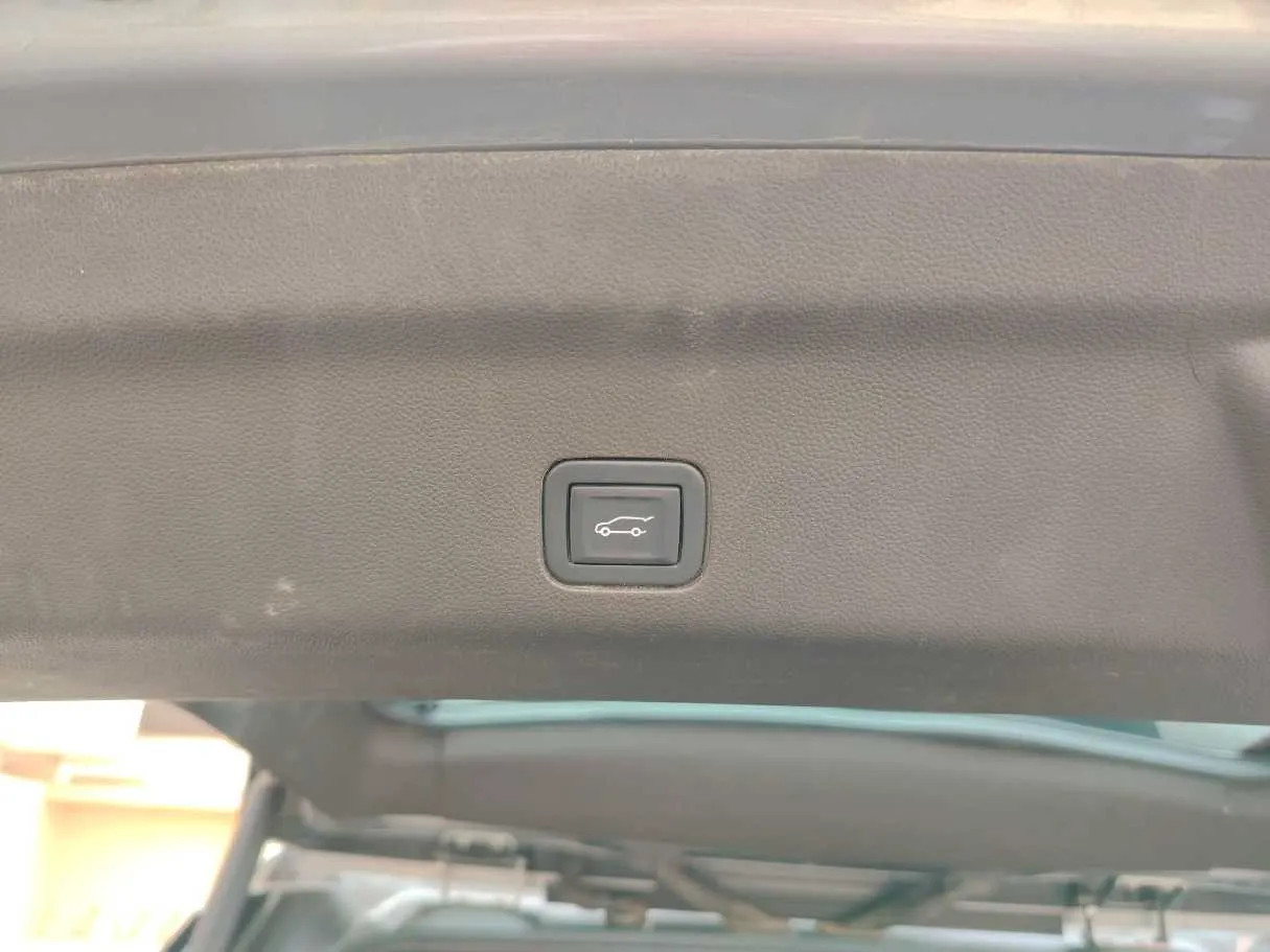 Car image 36