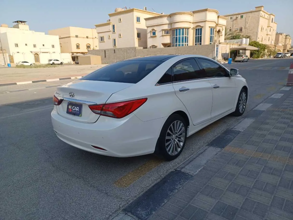 Car image 5