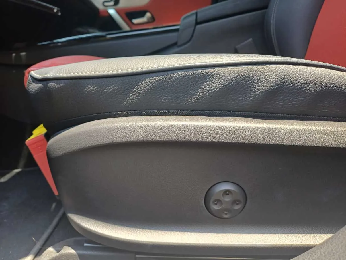 Car image 23