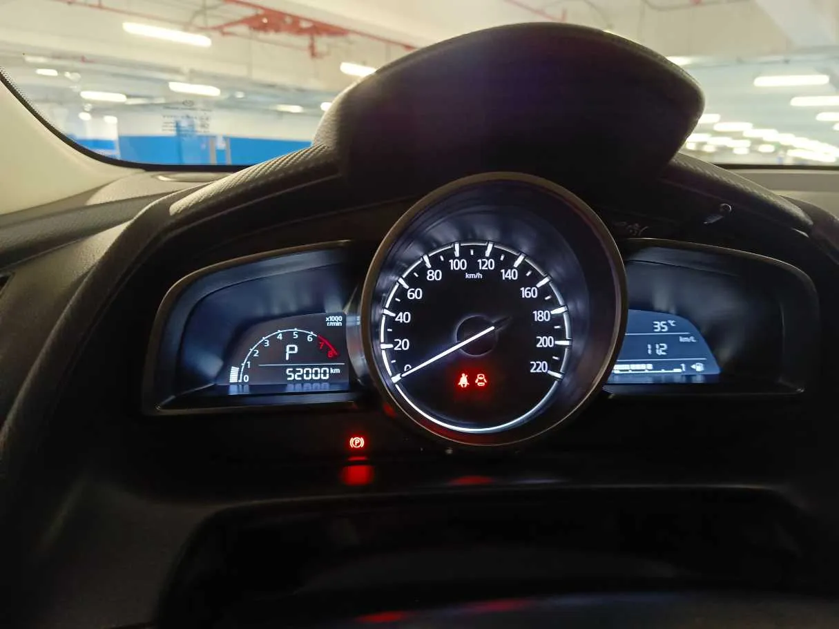 Car image 28