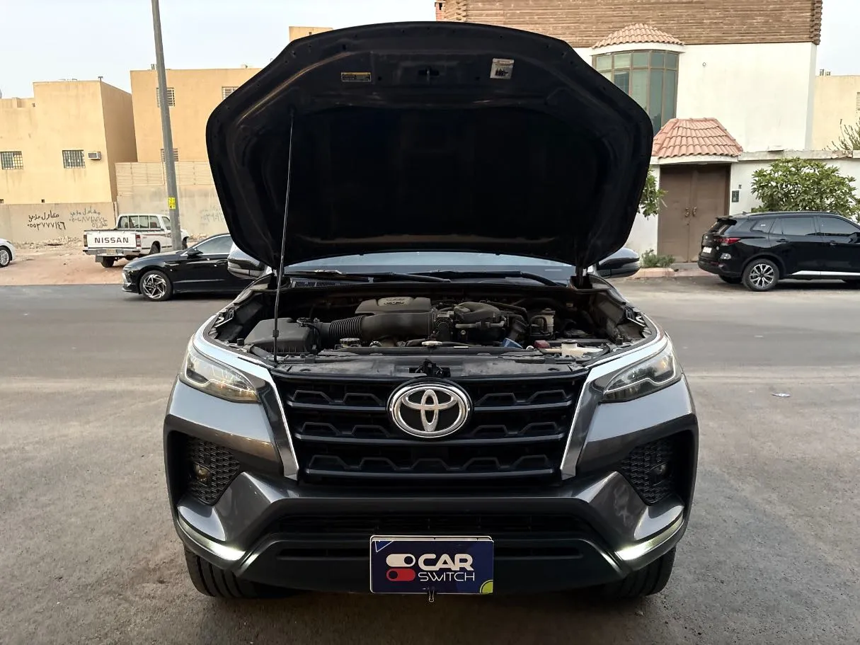 Car image 26