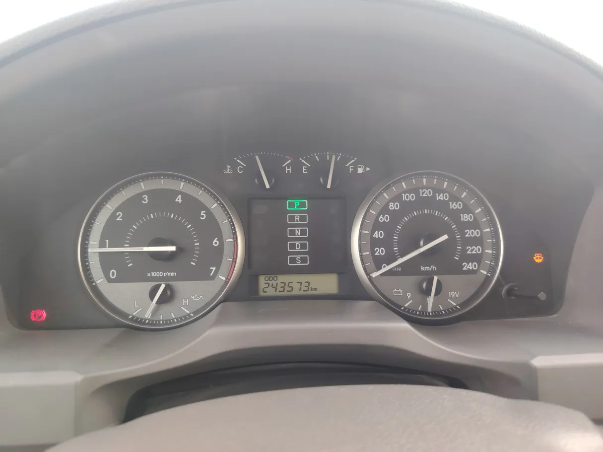 Car image 24