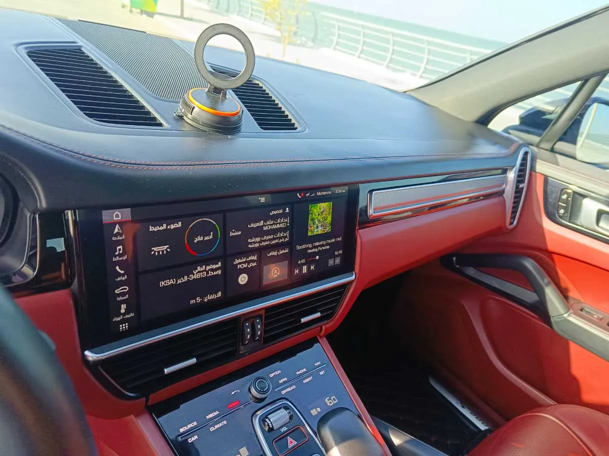 Car image 25
