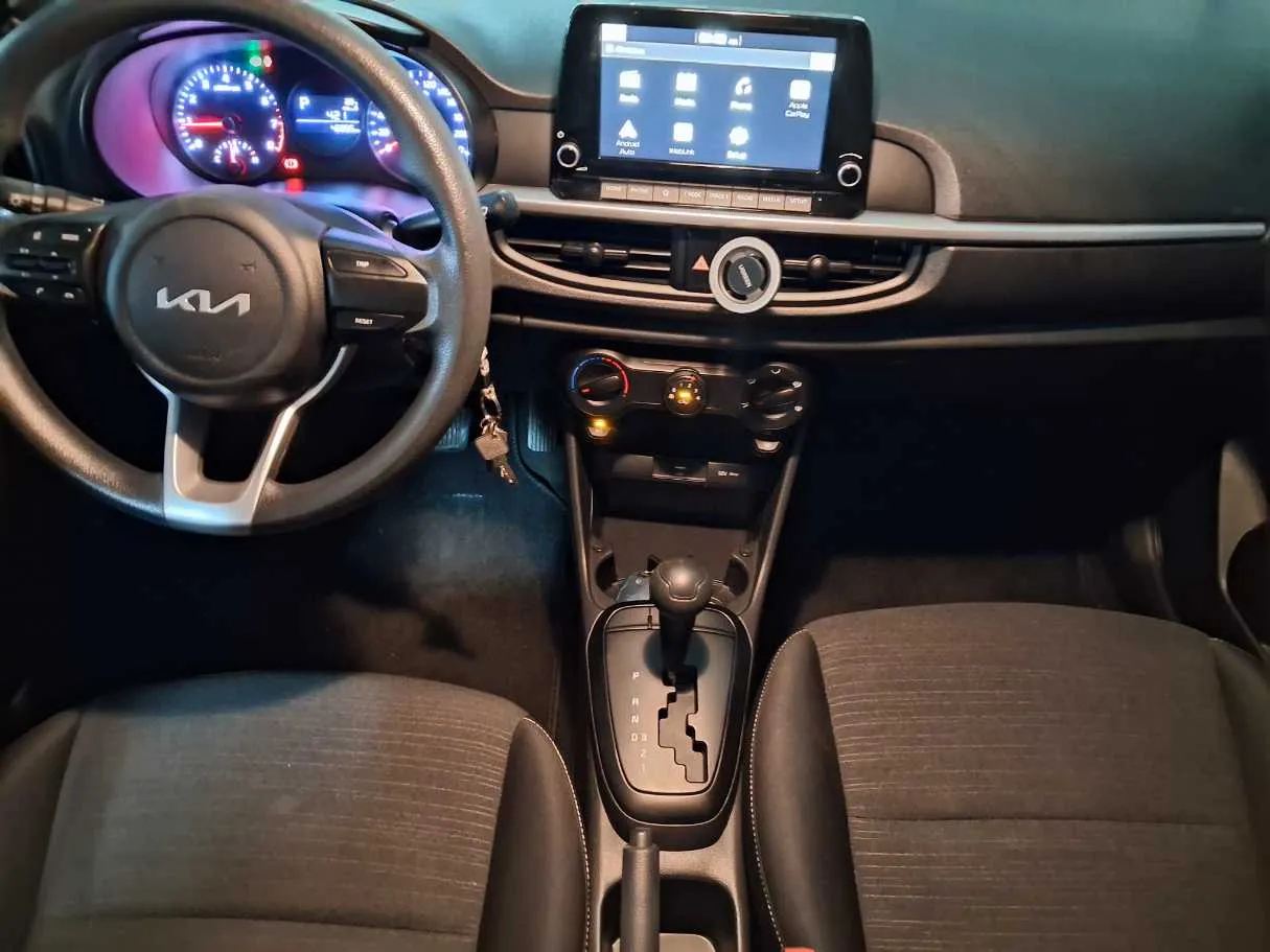 Car image 16