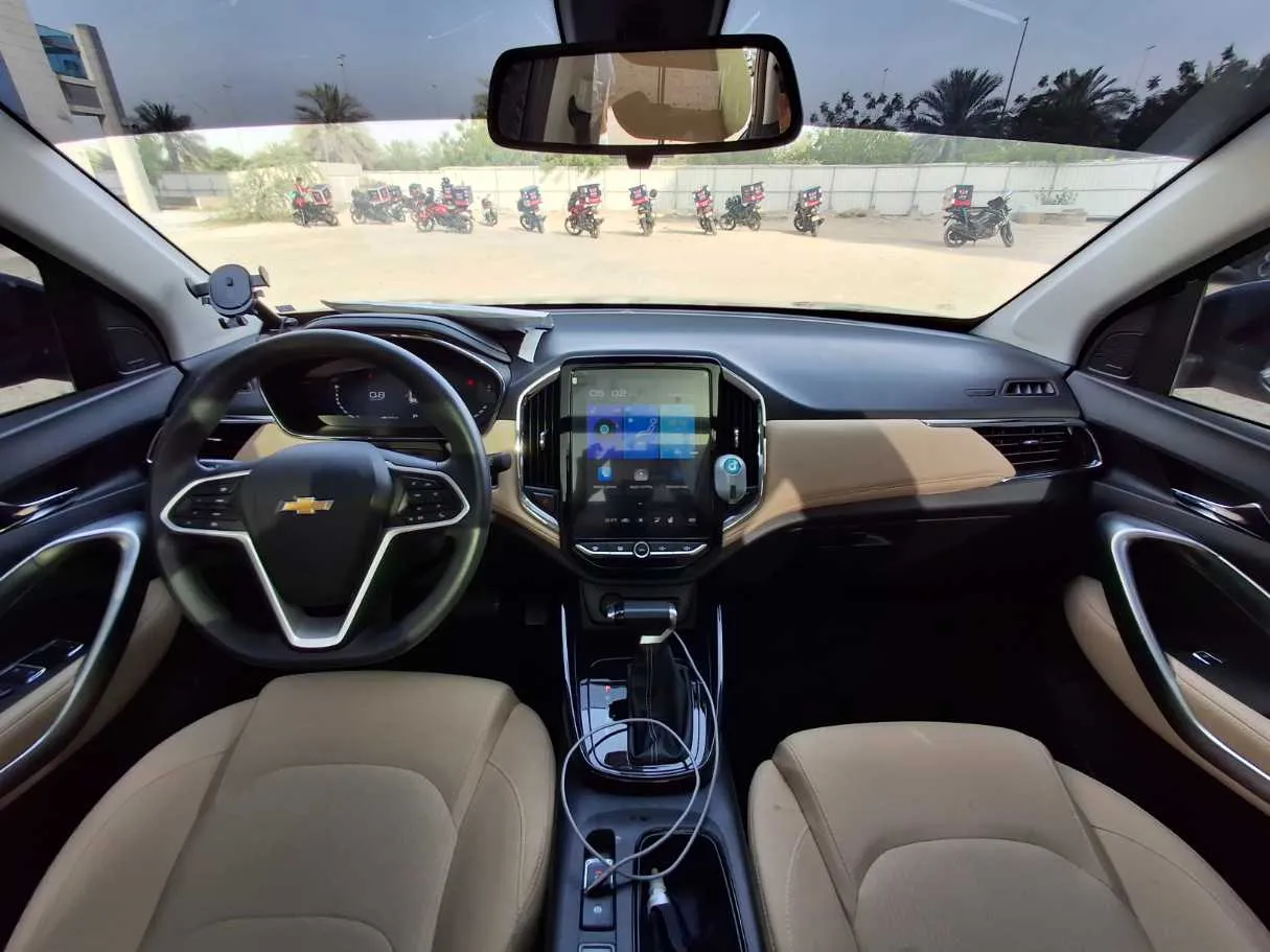 Car image 14