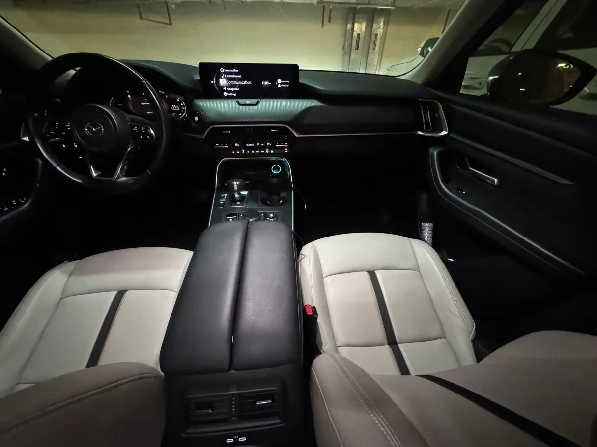Car image 15