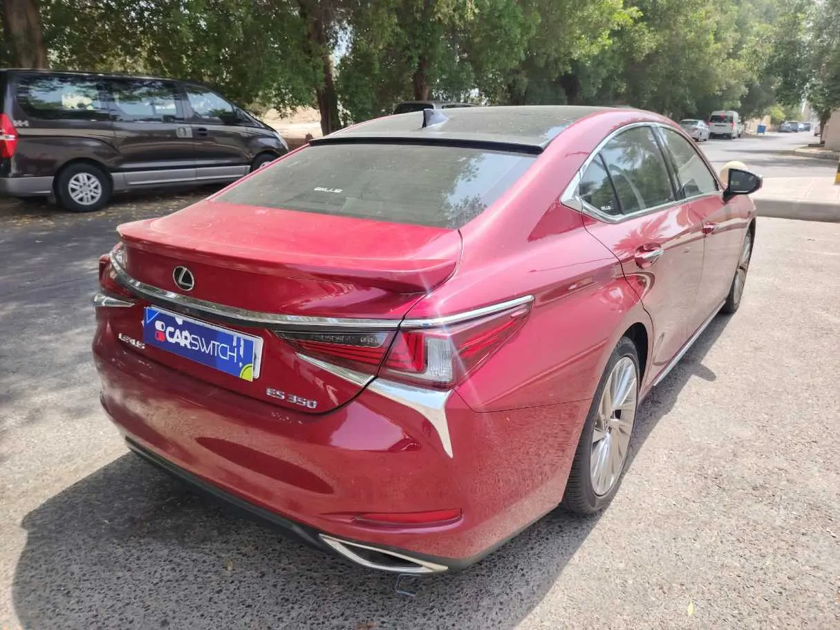 Car image 5