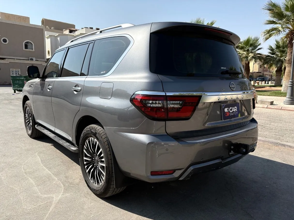 Car image 7