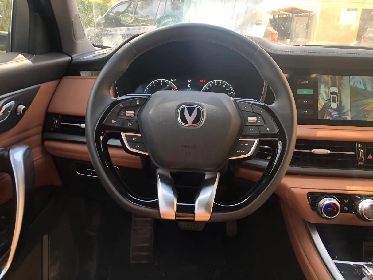 Car image 17
