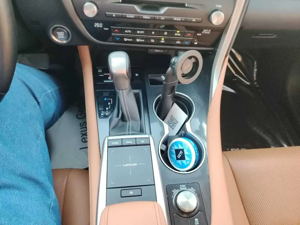 Car image 21