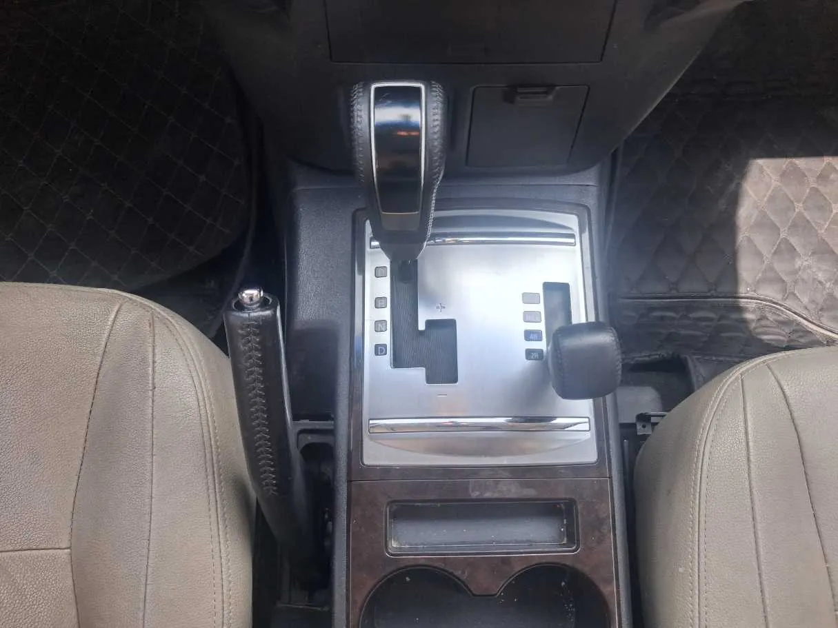 Car image 16