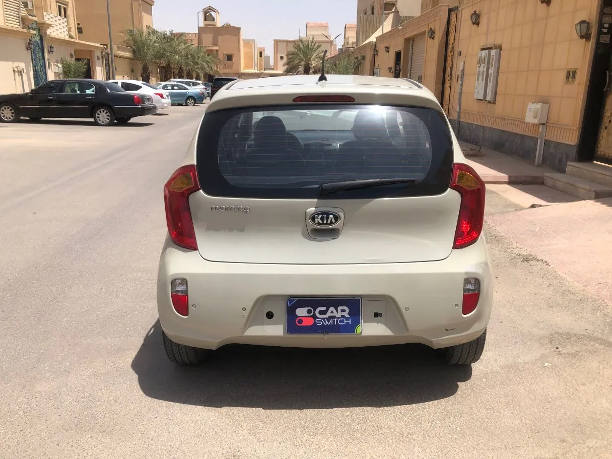 Car image 6