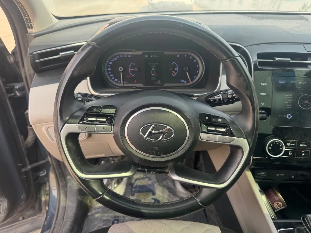 Car image 19