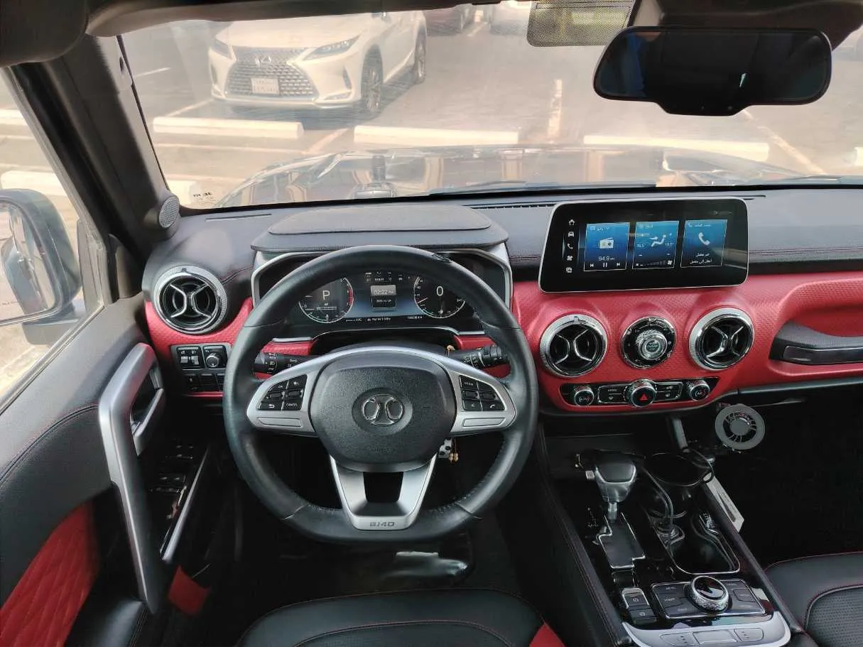 Car image 24