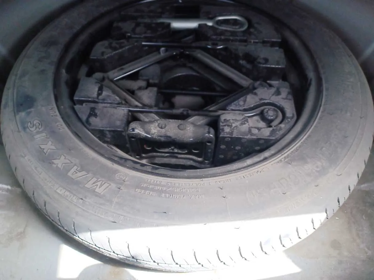 Car image 22