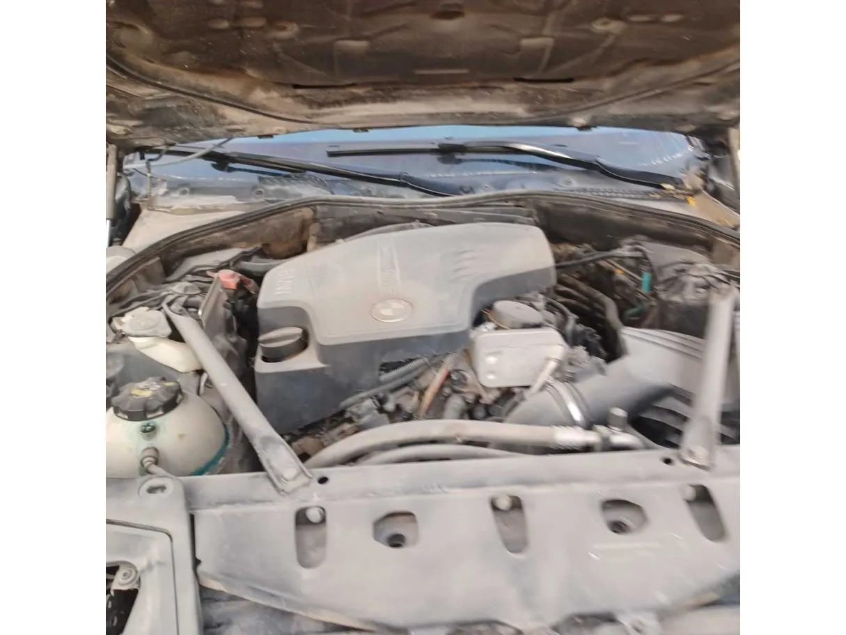 Car image 27