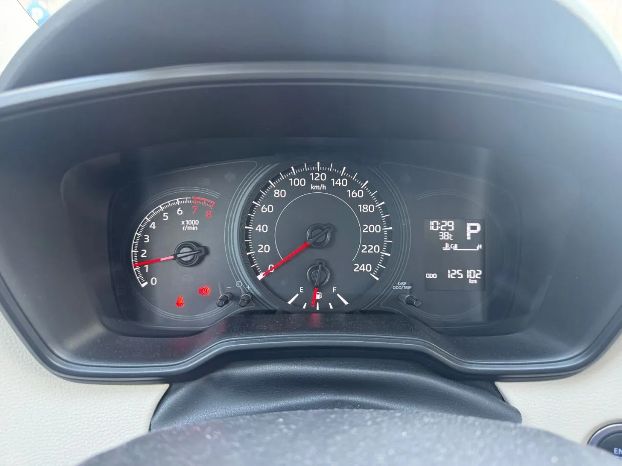 Car image 17