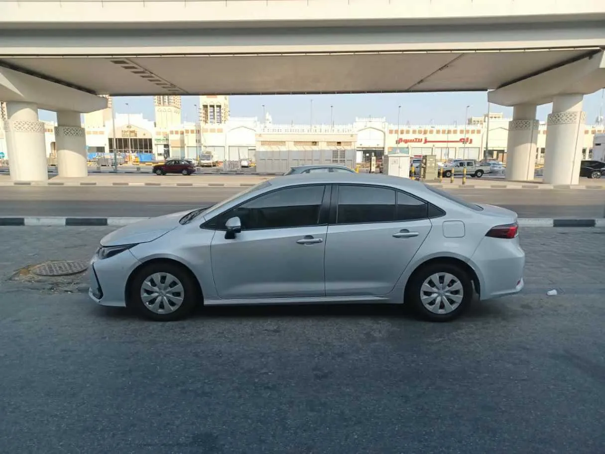 Car image 8