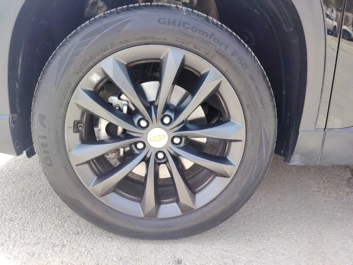 Car image 10