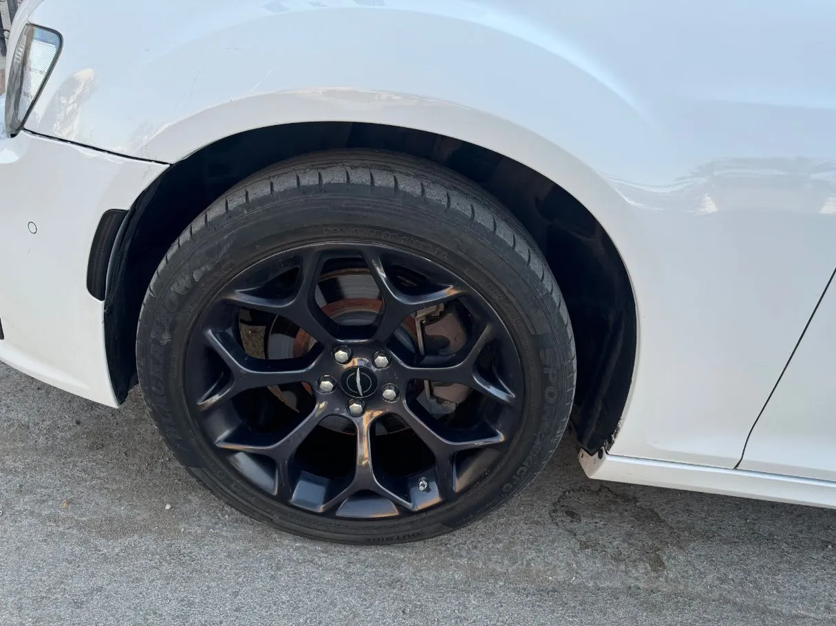 Car image 7