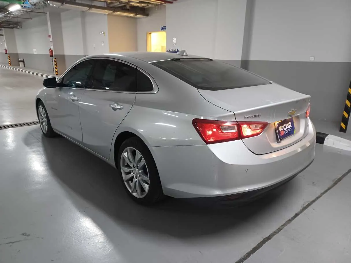 Car image 7