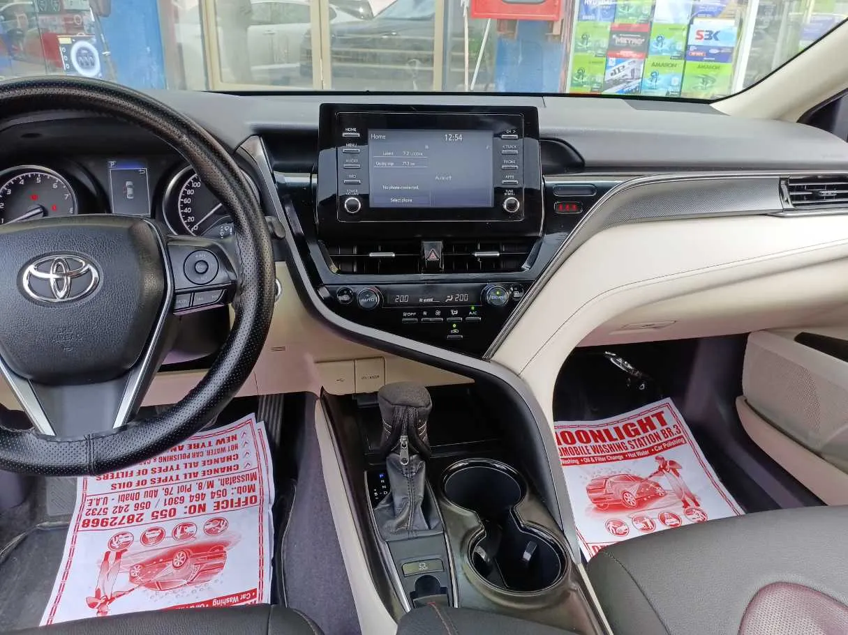 Car image 15