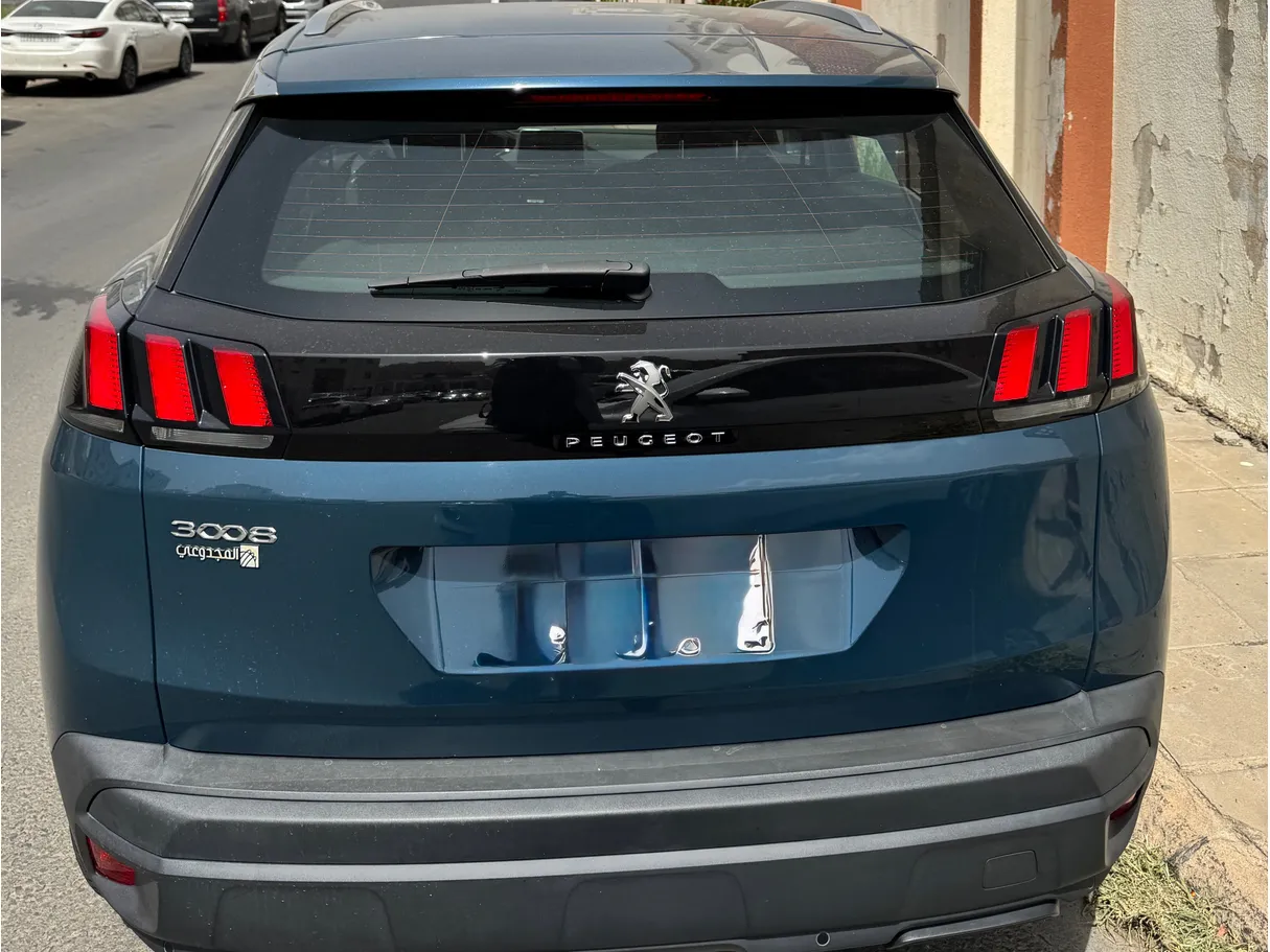 Car image 9
