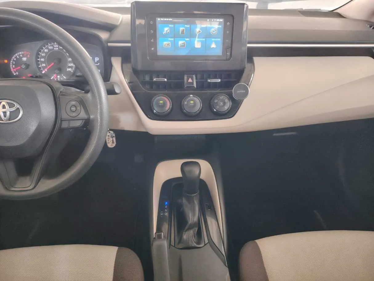 Car image 19