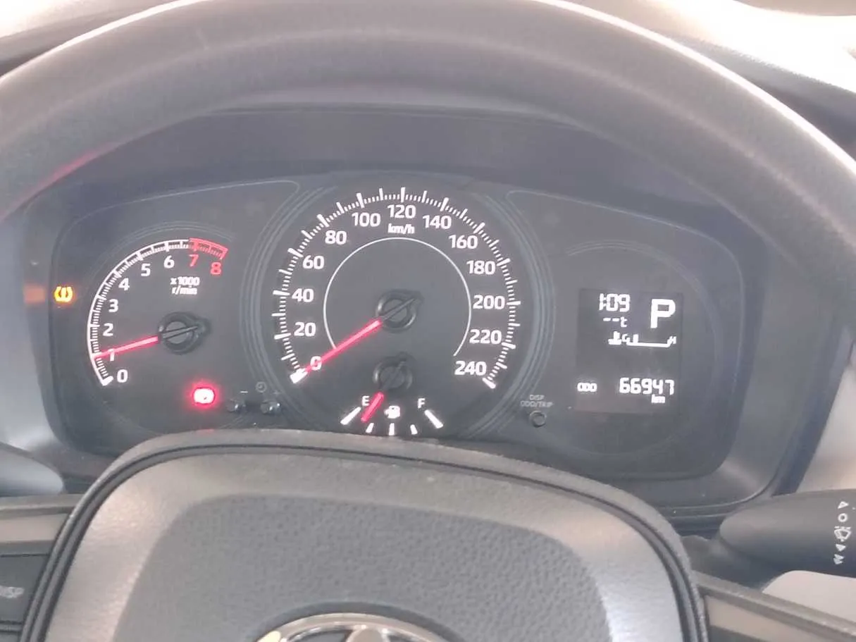 Car image 25