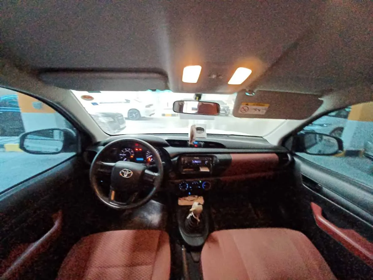 Car image 13