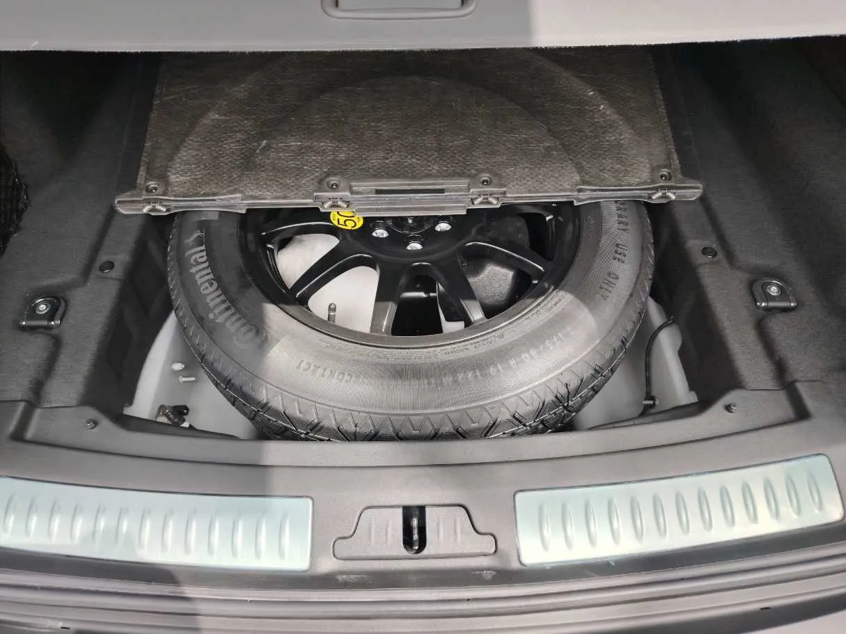 Car image 33