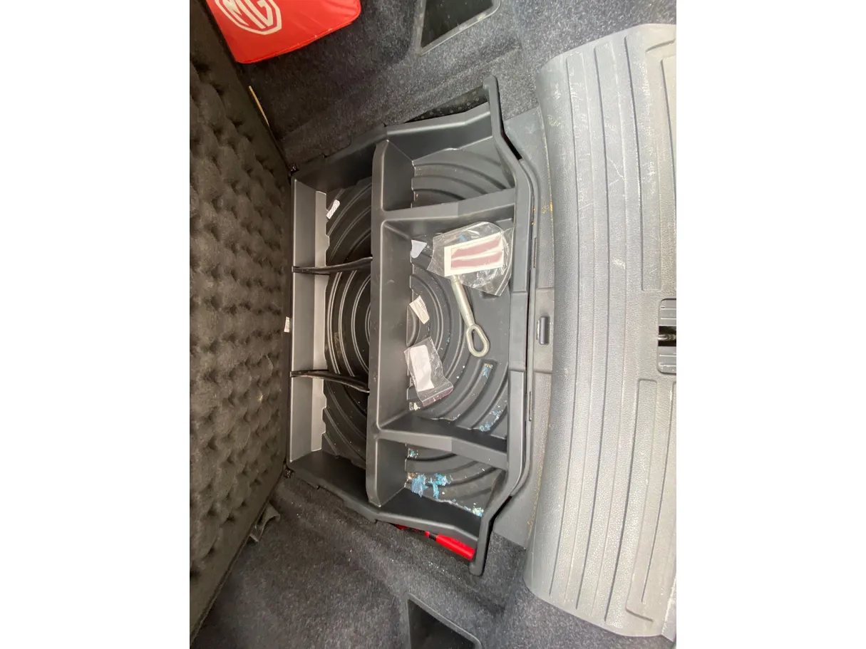 Car image 22