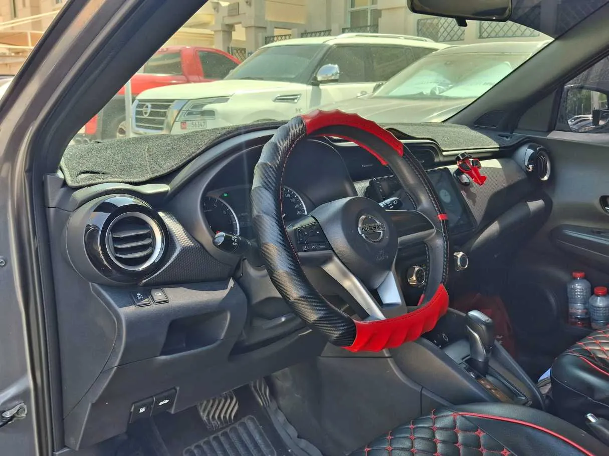 Car image 11