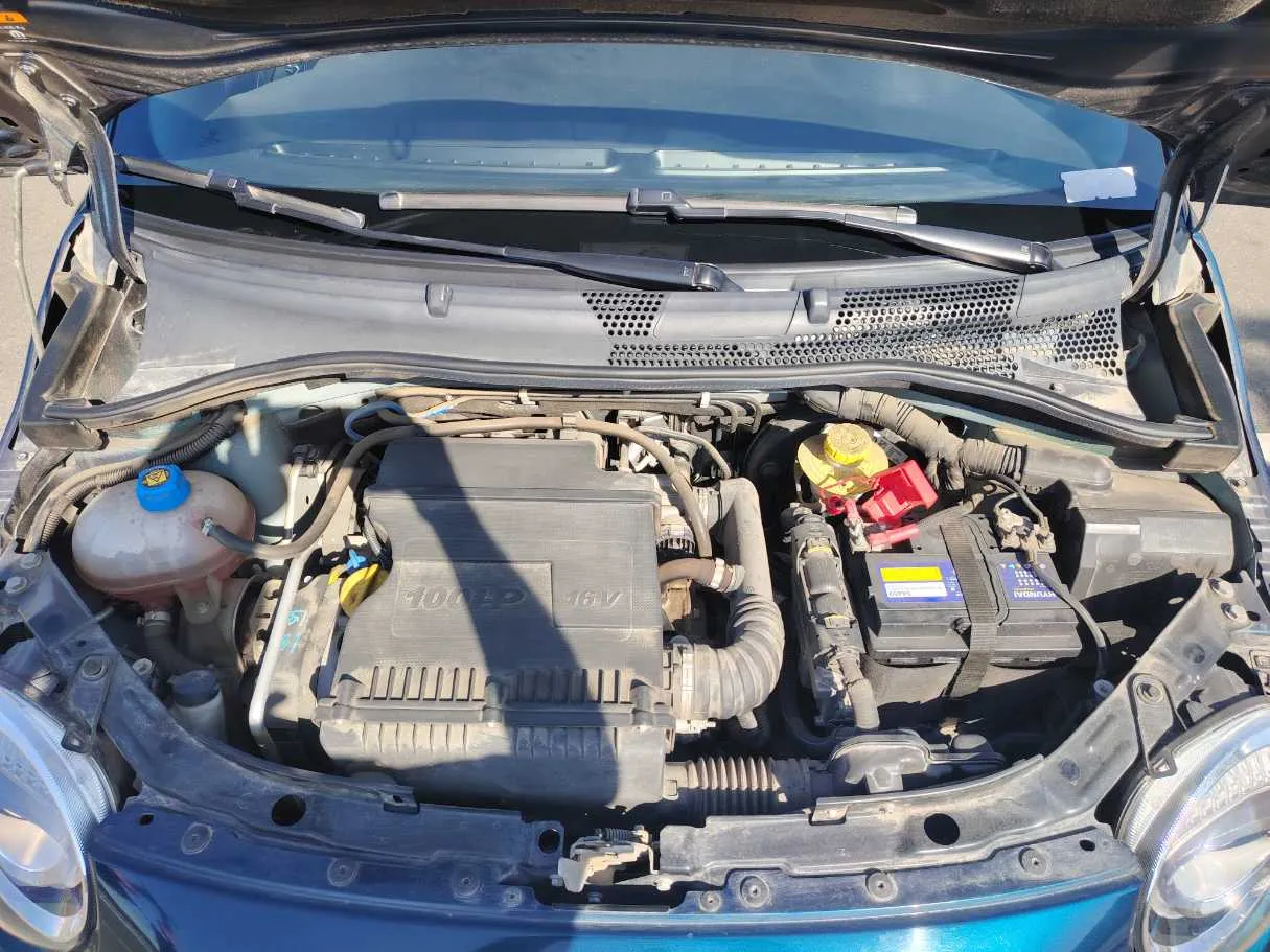 Car image 25