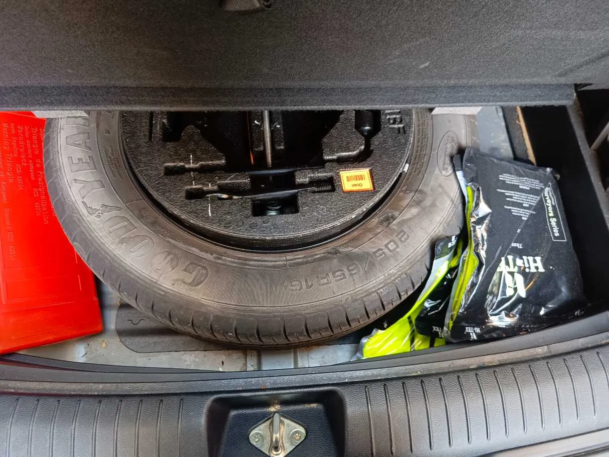 Car image 33