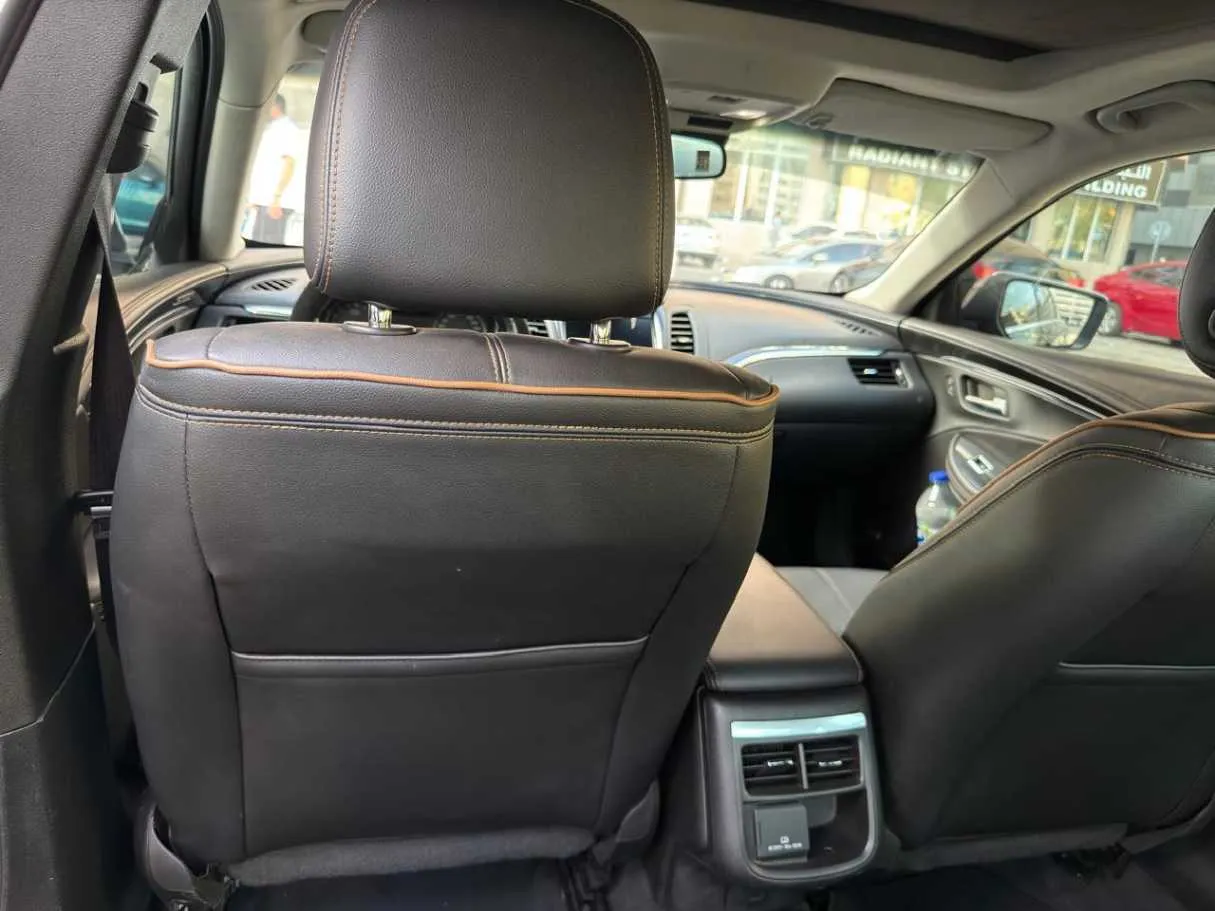 Car image 28