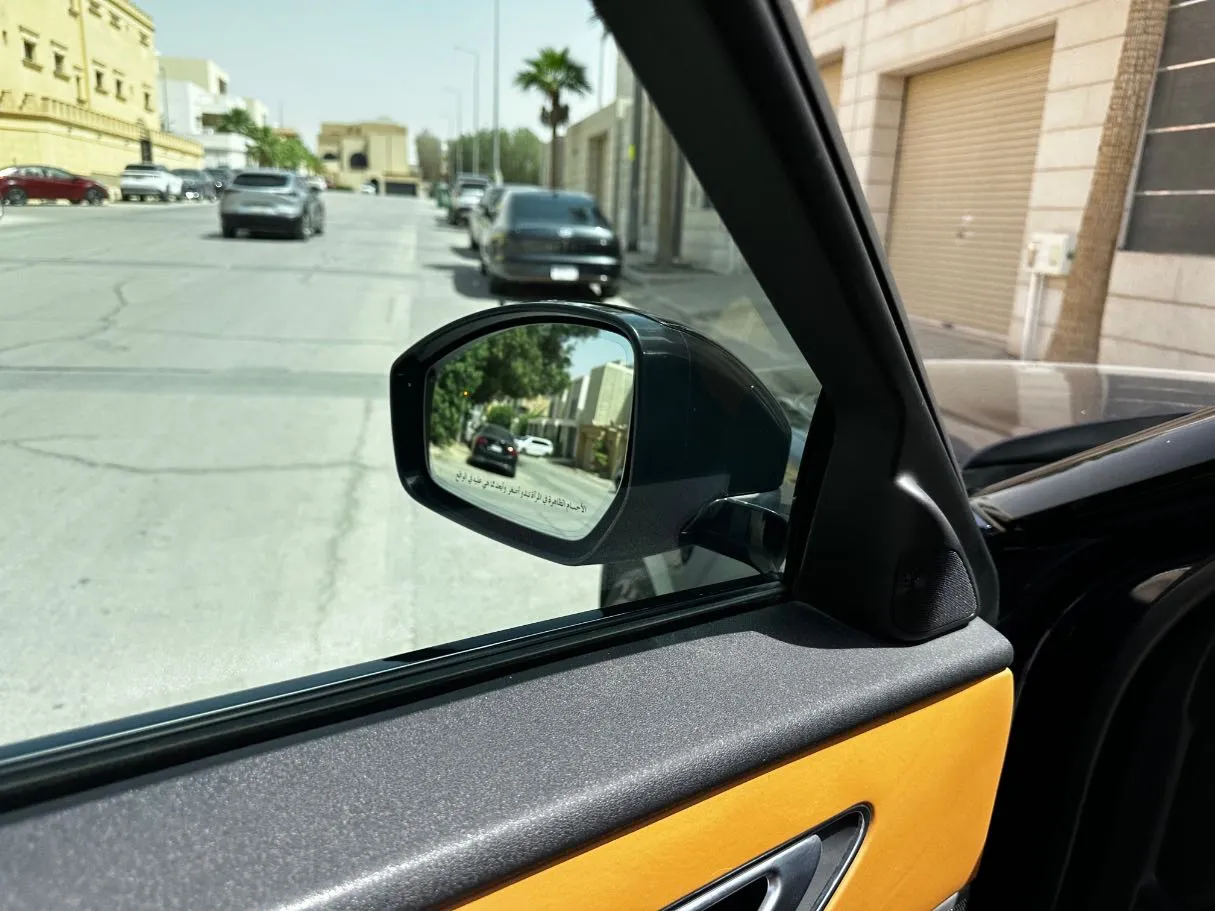 Car image 27