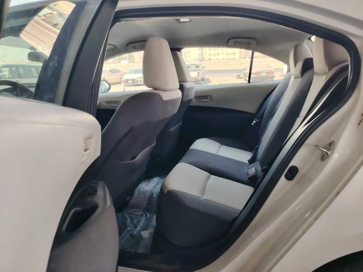 Car image 17