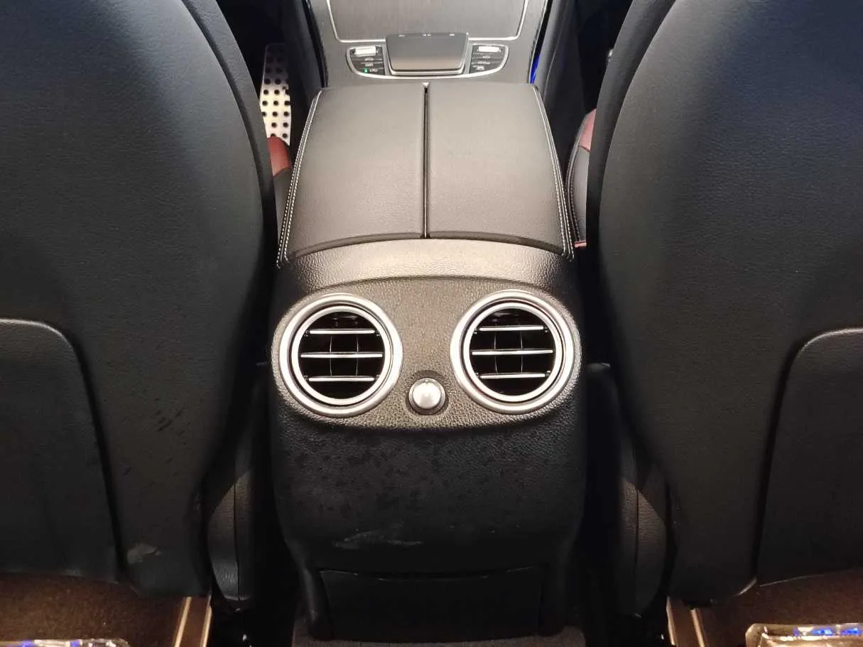 Car image 27